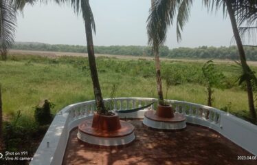 Plot with a house for sale in Moira.