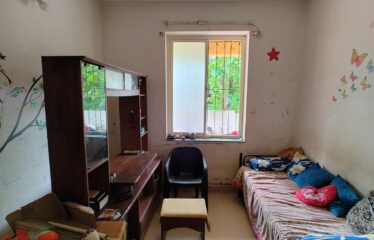 Flat for sale in Guirim.