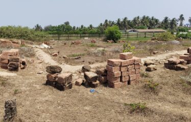 Beach front property for rent in Morjim.