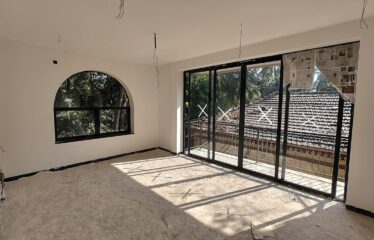 Luxurious Villa for sale in the heart of Parra. (Under construction)