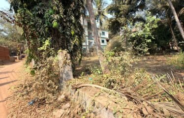 SETTLEMENT PLOT FOR SALE WITH EXISTING OLD STRUCTURE IDEAL FOR HIGH END VILLA PROJECT 600 mtrs from the beach at Anjuna North Goa.
